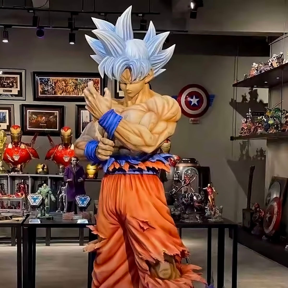 Dragon Ball - DRT038 - Dragon Ball Silver Hair Goku Super Gros Freedom Ultra Instinct Anime Peripherals Figure Model Ornaments Collect Toy Gifts